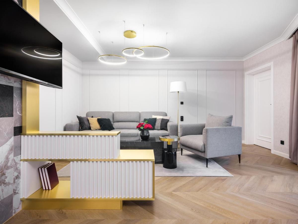 Golden Queen Deluxe Jacuzzi Apartments - Old Town クラクフ エクステリア 写真