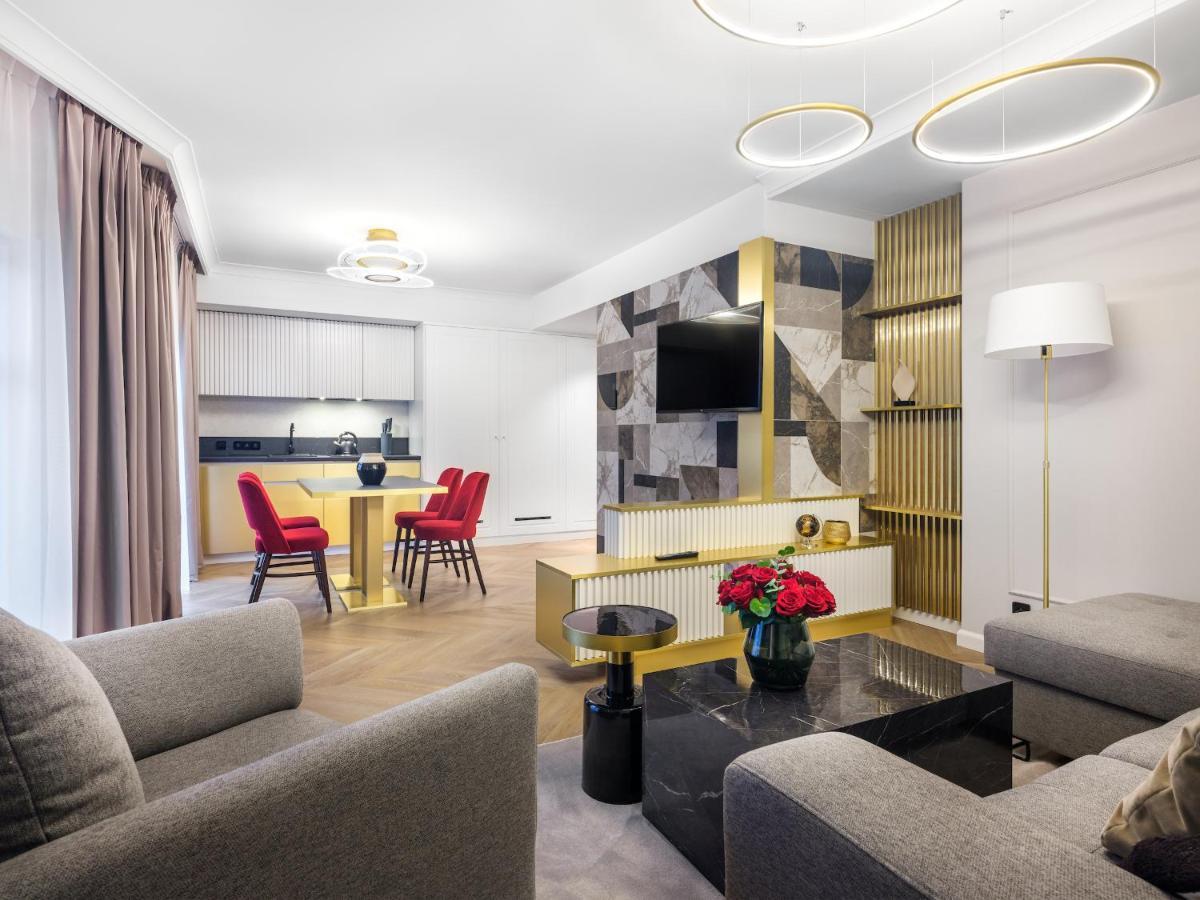 Golden Queen Deluxe Jacuzzi Apartments - Old Town クラクフ エクステリア 写真