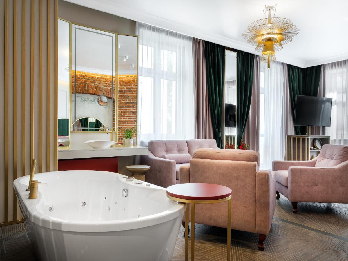 Golden Queen Deluxe Jacuzzi Apartments - Old Town クラクフ エクステリア 写真