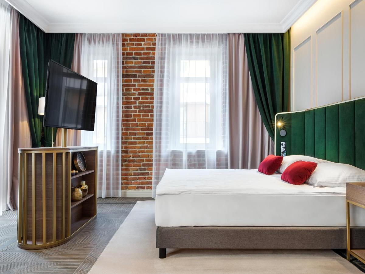 Golden Queen Deluxe Jacuzzi Apartments - Old Town クラクフ エクステリア 写真