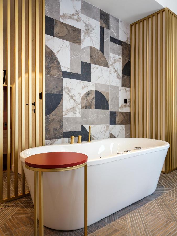 Golden Queen Deluxe Jacuzzi Apartments - Old Town クラクフ エクステリア 写真