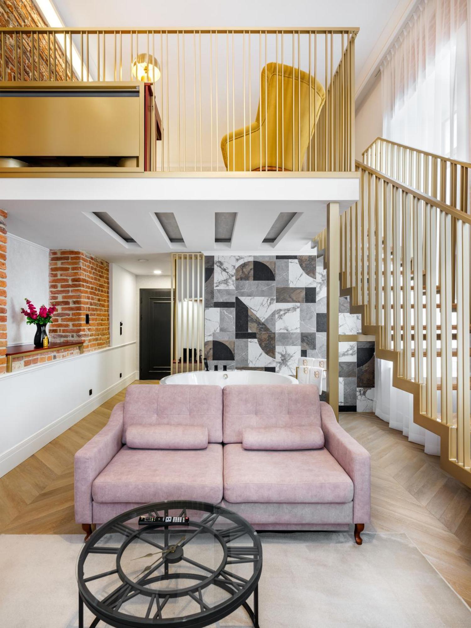 Golden Queen Deluxe Jacuzzi Apartments - Old Town クラクフ エクステリア 写真